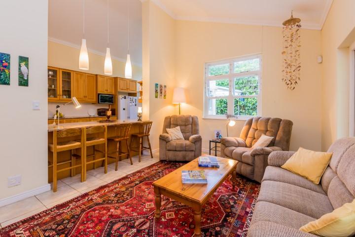 To Let 4 Bedroom Property for Rent in Constantia Western Cape
